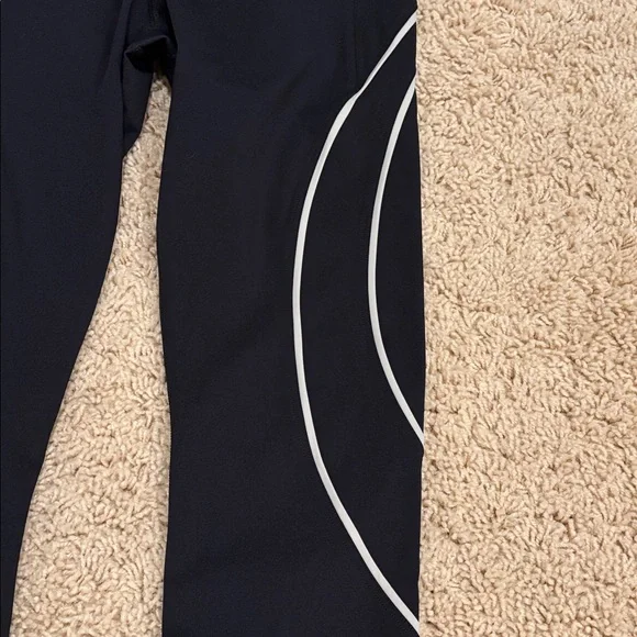 Laird High-Waist Sculpting Leggings in Black 🖤 - Picture 8 of 15